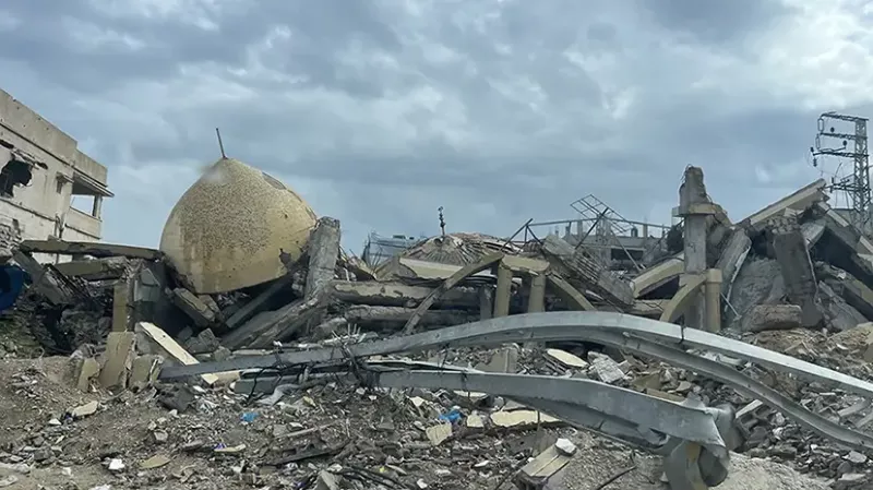 unescoko-zuzendari-nagusi-berria-khaled-el-enany-minaz-beteriko-lurraldera-iritsi-da