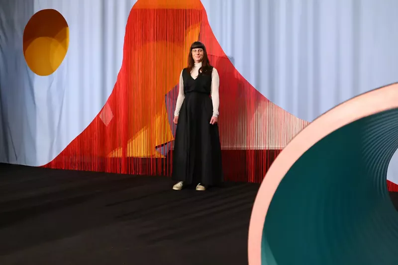 andrea-canepa-artistaren-inurri-bideak-erakusketa-inauguratu-dute-tabakaleran