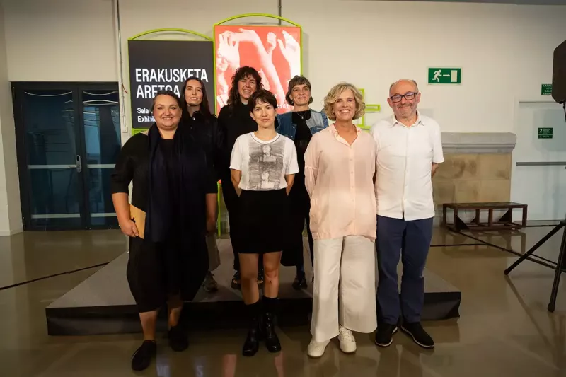 tabakalerak-arcoiris-82-inauguratu-du-irati-gorostidi-zinemagilearen-erakusketa