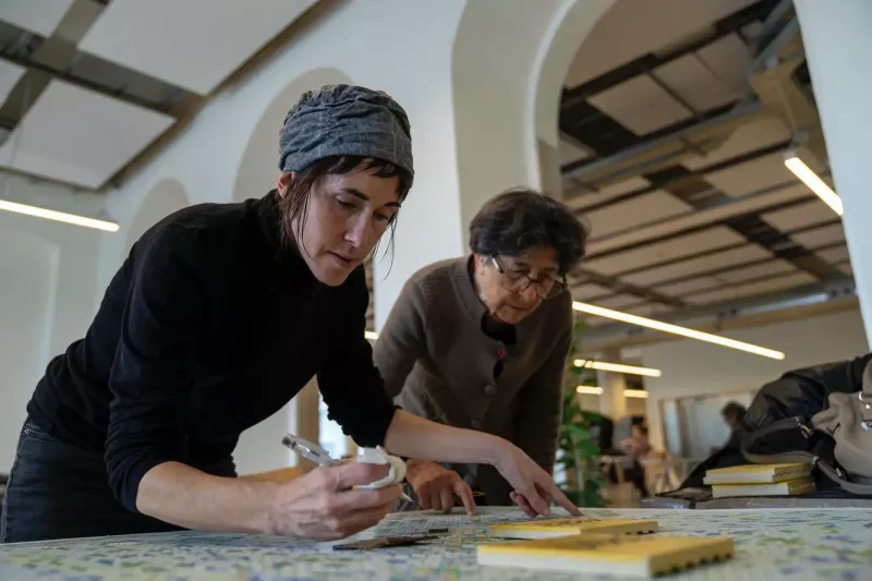 esther-ferrer-tabakalerako-plaza-berrirako-bere-obra-amaitzen-ari-da