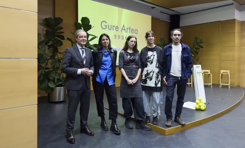itziar-okarizek-beatriz-olabarrietak-eta-kampai-guneak-jaso-dituzte-gure-artea-sariak