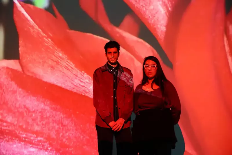 strong-back-soft-front-egunerokotasunaren-behaketari-buruzko-hausnarketa-artistikoa