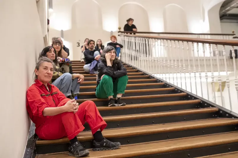 mikel-r-nietoren-eta-illart-alkortaren-igelen-kantuek-tabakalerako-eskailera-blaituko-dute