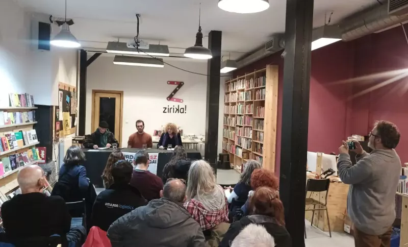 kultur-arloko-mila-lagunetik-gora-urdaibaiko-guggenheimen-proiektuaren-aurka-agertu-dira