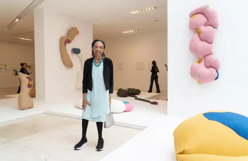 valerie-brathwaite-mundu-naturalaren-eskultore-abstraktua-87-urterekin-hil-da