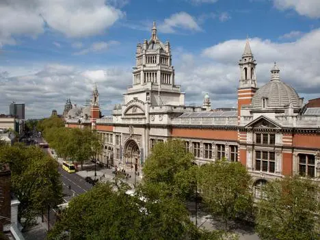 victoria-albert-museumak-amore-eman-du-txinako-zentsuraren-aurrean